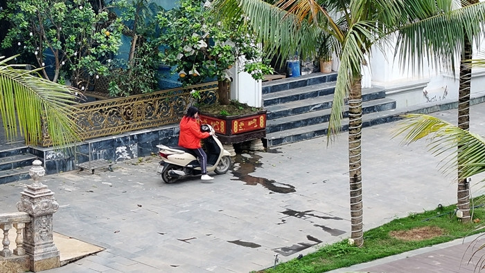 Khoảng sân vườn trong biệt thự của Tuấn "trắng". Ảnh: Vietnamnet