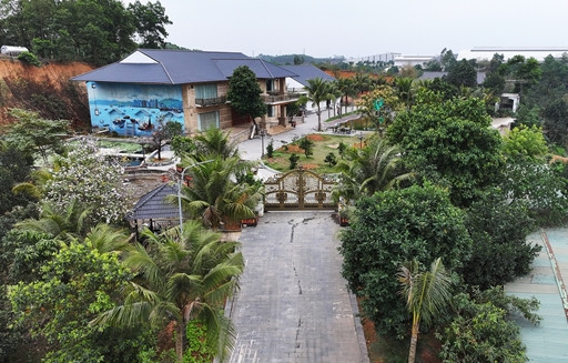 Biệt phủ bề thế của giang hồ Tuấn "trắng" được xây dựng vào khoảng năm 2021-2022 trên diện tích đất rừng sản xuất. Ảnh: Vietnamnet