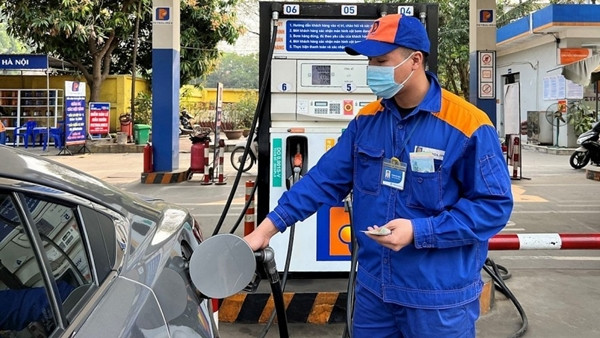 Gia xang dong loat tang tu chieu nay