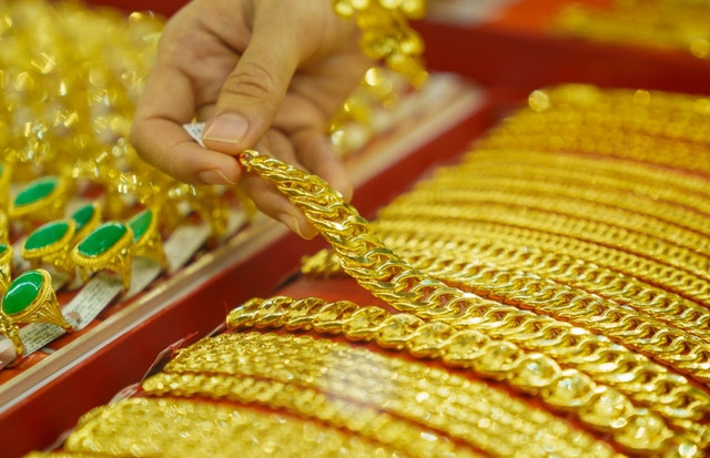 Gia vang hom nay 19/01: Roi thang dung?