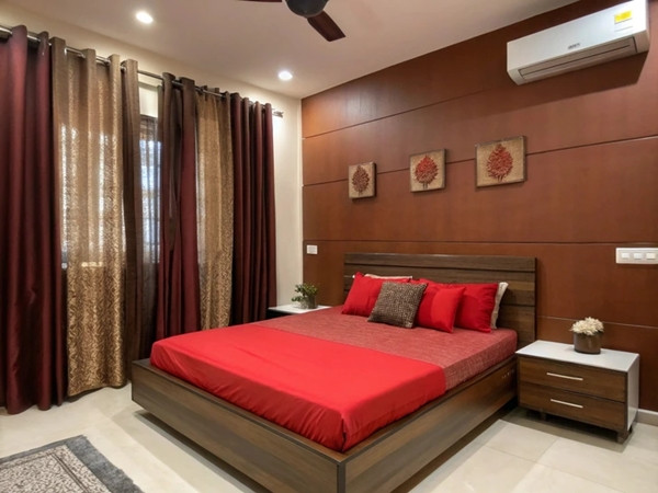 Kết hợp gỗ với tông màu đỏ không phải là ý tưởng hay bởi nó có thể tạo dáng vẻ nặng nề và buồn tẻ. Hãy kết hợp gỗ với tông màu trung tính hoặc màu đất nhạt hơn. Ảnh: Brightside