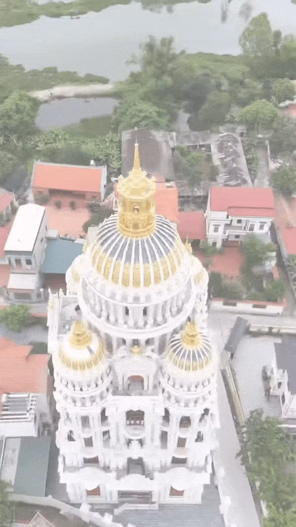 Cách đây không lâu, mạng xã hội xôn xao trước tòa lâu đài 12 tầng nguy nga, tráng lệ ở Gia Bình (Bắc Ninh). Ảnh: @thuannguyen111196