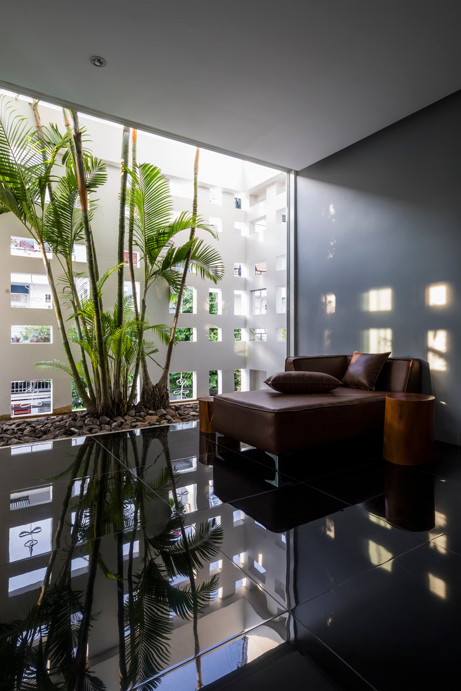 Không gian sinh hoạt chung rộng rãi và hiện đại. Ảnh: Hiroyuki Oki