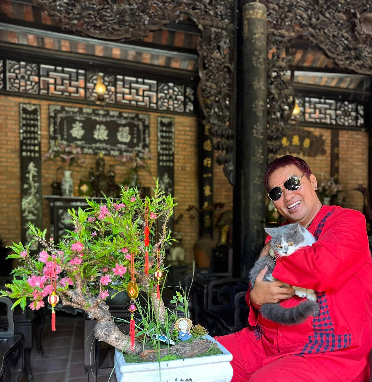  Hoàng Mập được biết đến là một diễn viên hài, cùng thời với Việt Hương, Cao Minh Đạt...Những năm gần đây, Hoàng Mập còn nổi tiếng trong vai trò đạo diễn, nhà sản xuất phim...Ảnh: FB Hoàng Minh Bùi