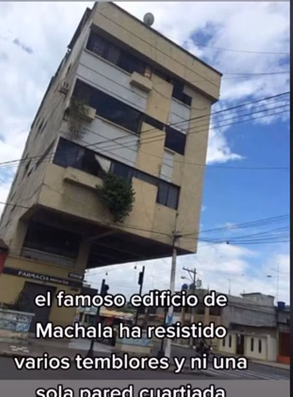 Vẻ ngoài "xiêu vẹo" của tòa nhà khiến không ít người lo ngại về độ an toàn, nhưng thực tế lại hoàn toàn khác biệt. Ảnh chụp màn hình