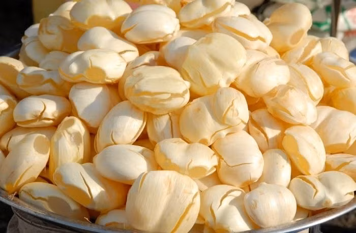 Cơm thốt nốt màu trắng đục, giòn dẻo, dai dai đặc trưng. Ảnh: Mytour Blog