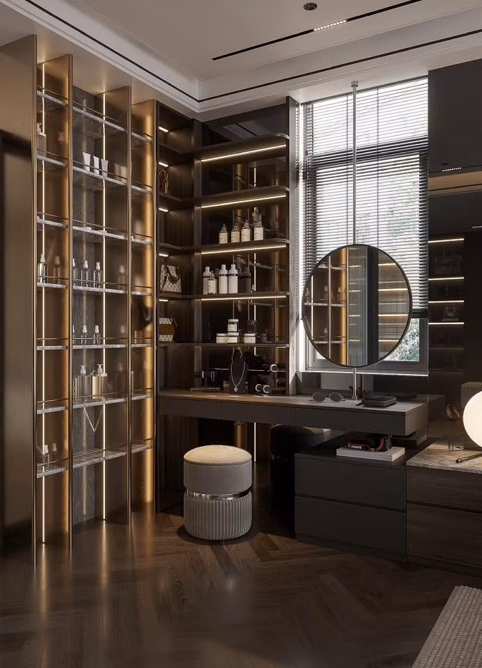 Phòng thay đồ với hệ tủ kính lớn, ánh sáng LED âm tủ. Ảnh: FB Hằng Túi