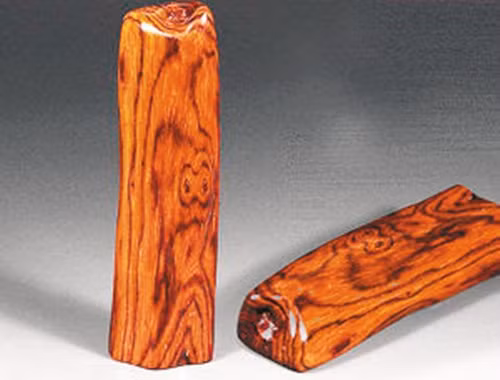 Tuy nhiên, năm 2021, thông tin hai cây hoàng hoa lê tại công viên Hải Khẩu, đảo Hải Nam được giao dịch với mức giá hơn 14 triệu nhân dân tệ, tương đương gần 50 tỷ đồng gây chấn động dư luận Trung Quốc. Ảnh minh họa