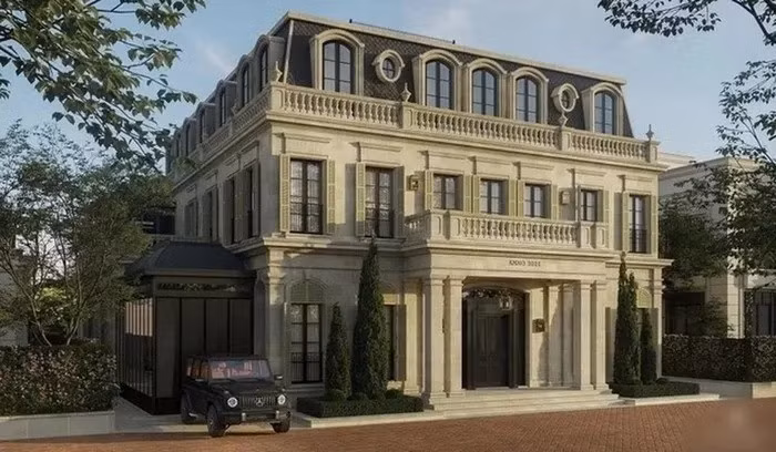 Năm 2021, vợ chồng Đoàn Di Băng - doanh nhân Quốc Vũ gây xôn xao khi tiết lộ xây tòa lâu đài trị tới 400 tỷ đồng. Ảnh: FBNV