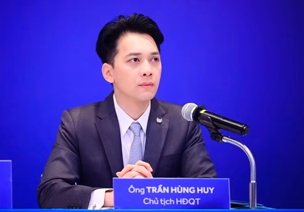 Tu tin don that thiet... biet gi ve Chu tich ACB Tran Hung Huy