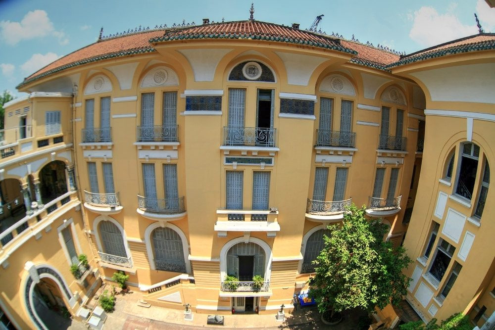 Dù được thiết kế bởi các kiến trúc sư người Pháp song công trình là sự kết hợp hài hòa những giá trị mỹ thuật Âu – Á đương thời. Ảnh: Qpdesign