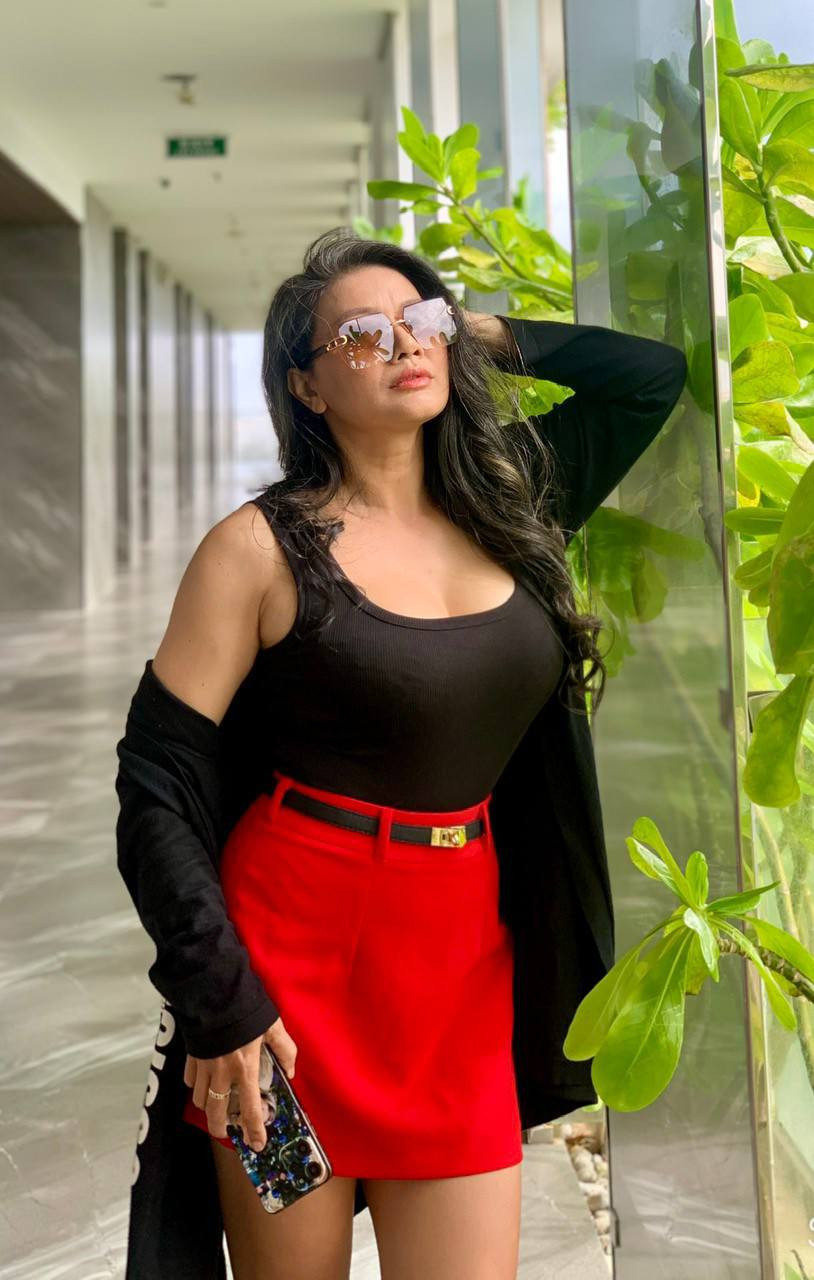  Diễn viên Kiều Trinh được mệnh danh là "Nữ hoàng cảnh nóng" của màn ảnh Việt. Kiều Trinh được khán giả ghi nhận vì tinh thần dám hy sinh vì nghệ thuật khi thực hiện những cảnh quay tưởng chừng không ai dám đóng. Ảnh: FB Nguyễn Kiều Trinh