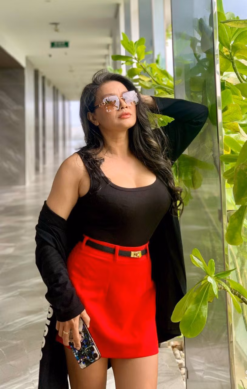  Diễn viên Kiều Trinh được mệnh danh là "Nữ hoàng cảnh nóng" của màn ảnh Việt. Kiều Trinh được khán giả ghi nhận vì tinh thần dám hy sinh vì nghệ thuật khi thực hiện những cảnh quay tưởng chừng không ai dám đóng. Ảnh: FB Nguyễn Kiều Trinh