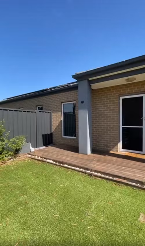 Nhà gồm 2 tầng, phòng ngủ và các không gian sinh hoạt chung chủ yếu ở tầng hai. Ảnh chụp màn hình