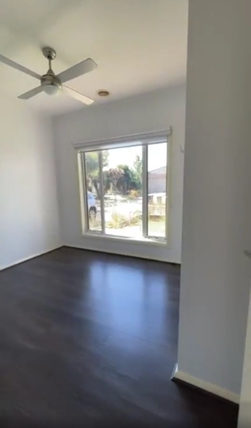 Sử dụng cửa kính nên căn nhà có nhiều ánh sáng. Ảnh chụp màn hình