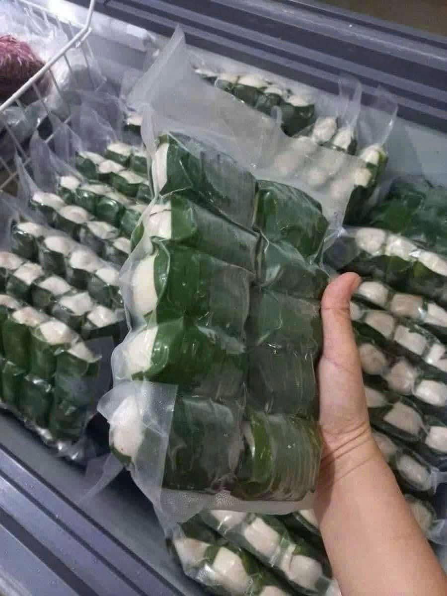 Do vậy, bánh sắn được nhiều khách hàng ưa chuộng. Chị Thanh chủ yếu làm bánh theo đơn đặt hàng trước. Ảnh: Facebook