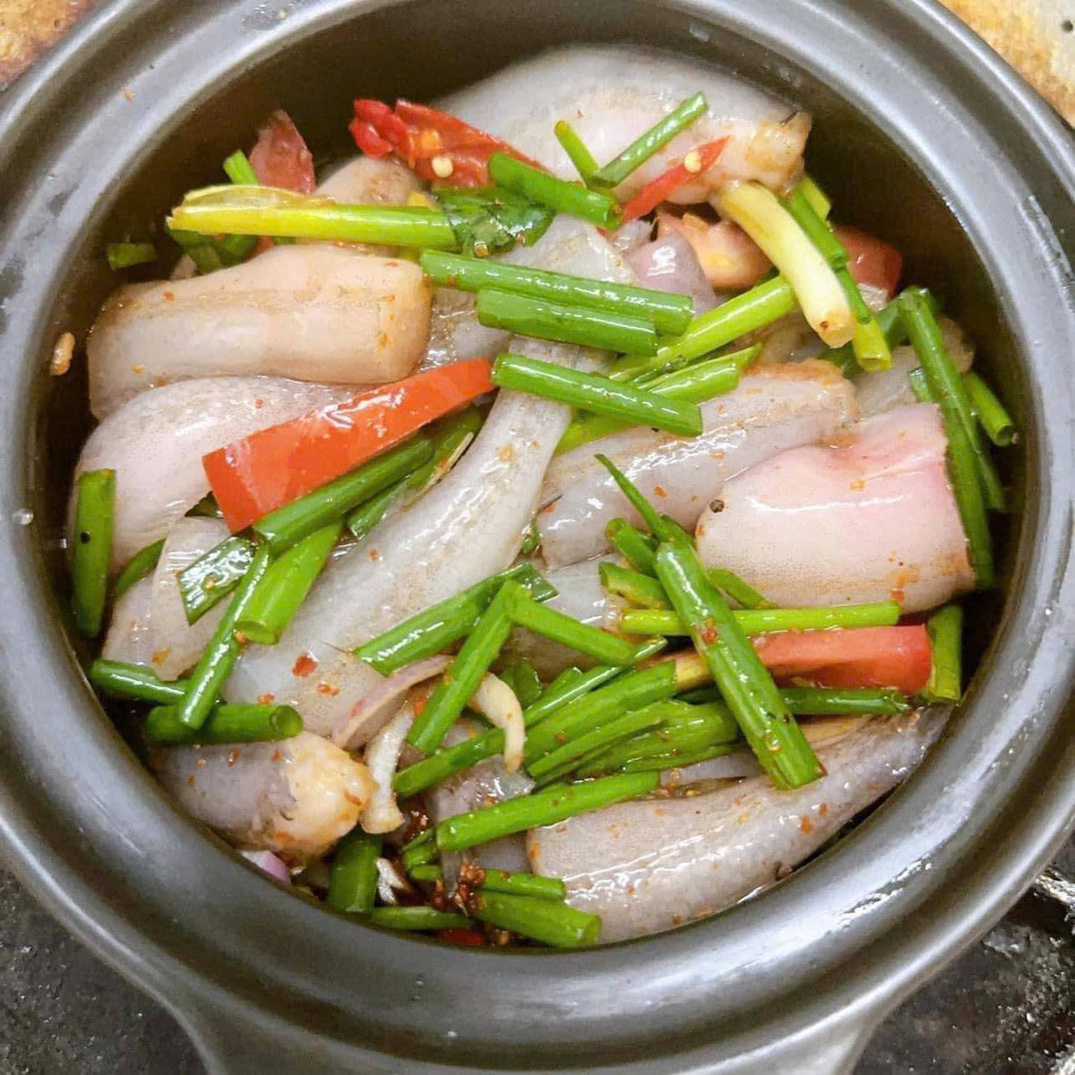 Đầu năm, cá cháo được ưa chuộng do những ngày Tết ăn thịt nhiều nên ngán. Cá khoai có thể ăn lẩu, nấu canh. Ảnh: Facebook