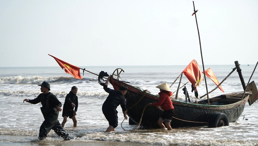 Cứ đầu xuân năm mới, ngư dân tại các vùng ven biển Thanh Hóa như TP Sầm Sơn, Nghi Sơn, huyện Quảng Xương, Hoằng Hóa...bắt đầu vào mùa đánh bắt cá khoai. Ảnh: Vietnamnet