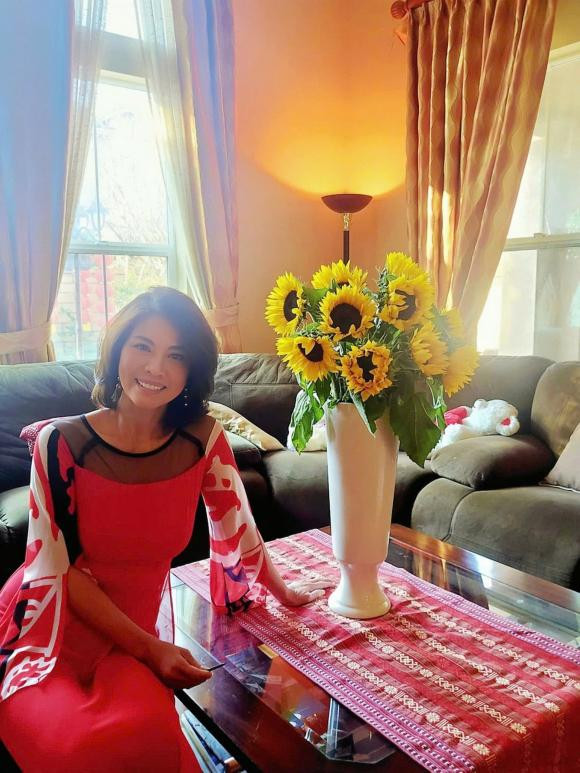 Vừa qua, ca sĩ Hồ Lệ Thu lần đầu chia sẻ về không gian sống ở Quận Cam, Nam California, Mỹ. Ảnh: FBNV