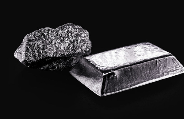 Không phải vàng, rhodium mới là thứ kim loại siêu đắt với giá bán vào cuối năm 2024 khoảng 4.575 USD (gần 114 triệu đồng)/ounce (28,34g), cao gần gấp đôi giá vàng ở cùng thời điểm. Ảnh: The Assay