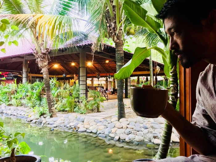 Nhiều người nhận xét nhà vườn của Johnny Trí Nguyễn trông đẹp không khác gì một resort. Ảnh: FBNV