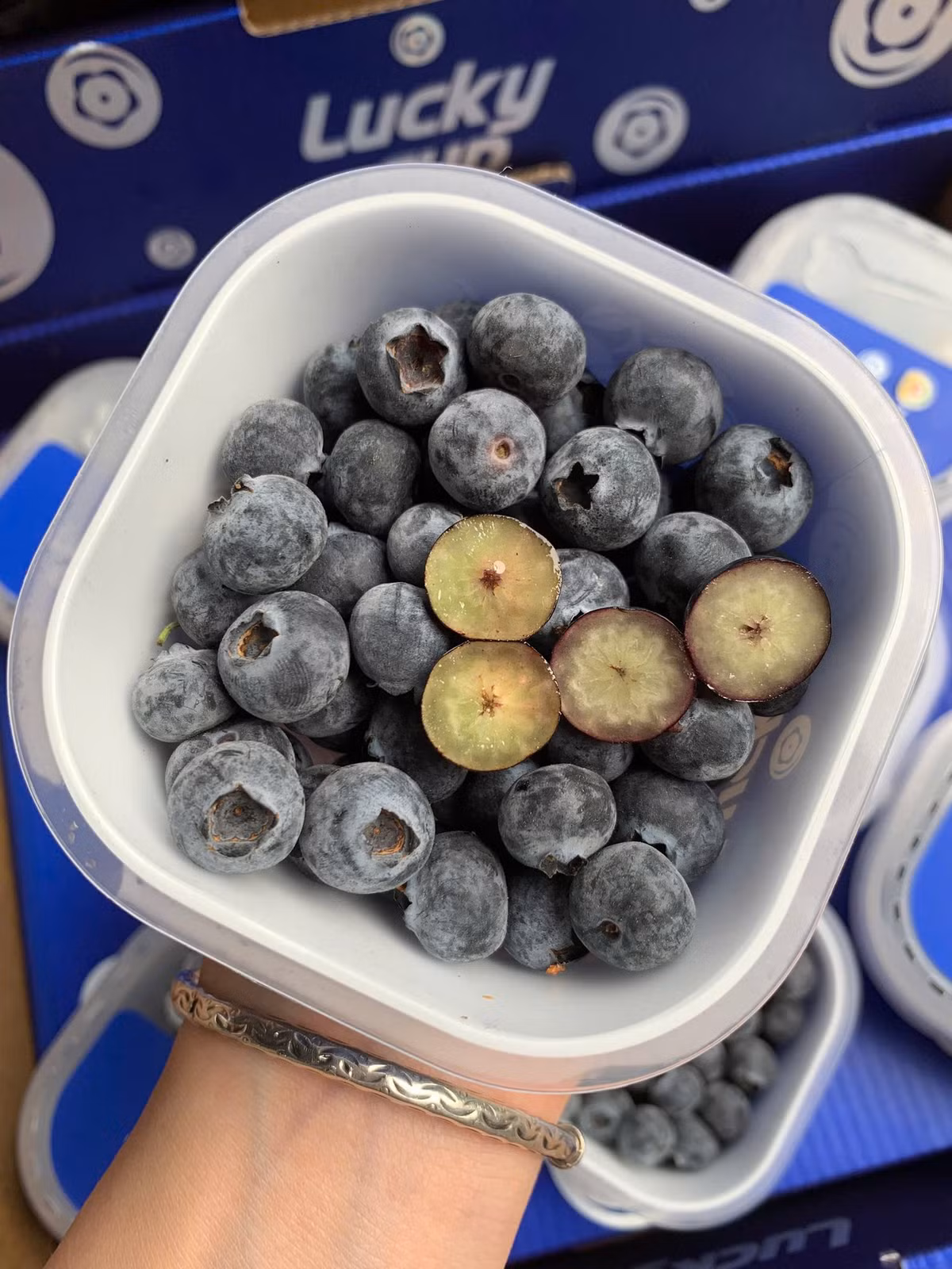 Viet quat gia re do bo thi truong, chi em tranh thu dat mua-Hinh-2