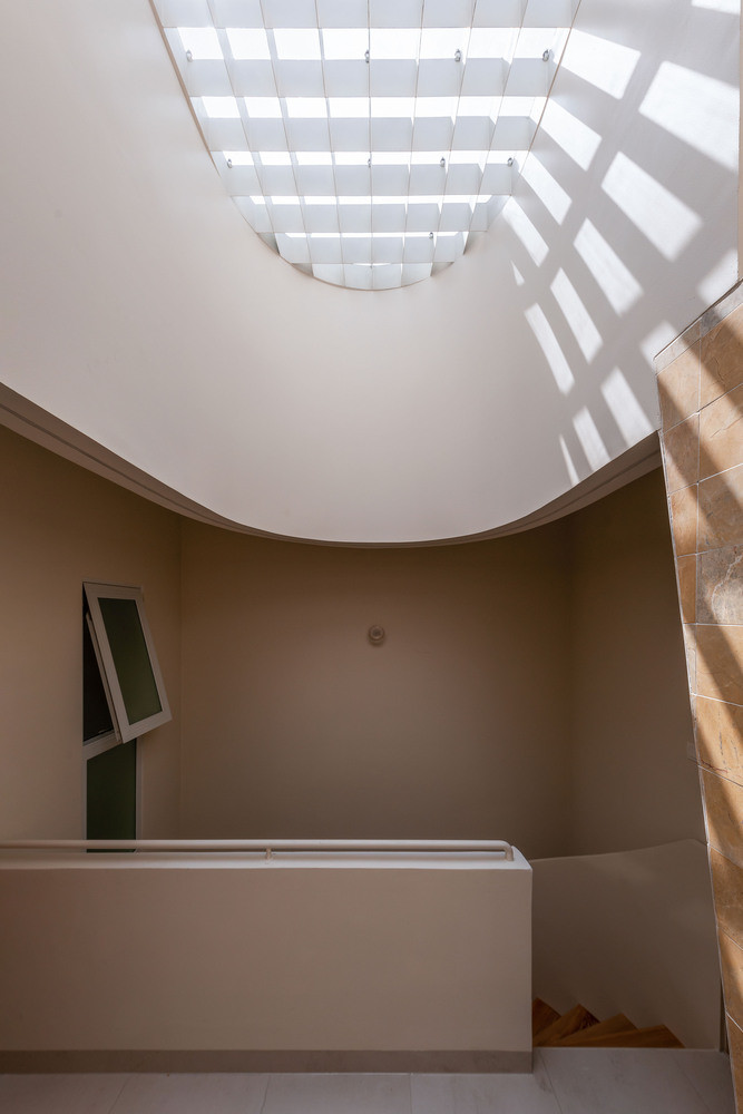 Giếng trời là giải pháp lý tưởng cho những ngôi nhà ống hẹp ở vùng khí hậu nhiệt đới. Ảnh: Minq Bui