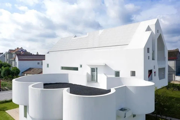 Theo gia chủ, thiết kế này thú vị hơn nhiều so với những bức tranh đắt tiền trong nhà. Ảnh: The Paper