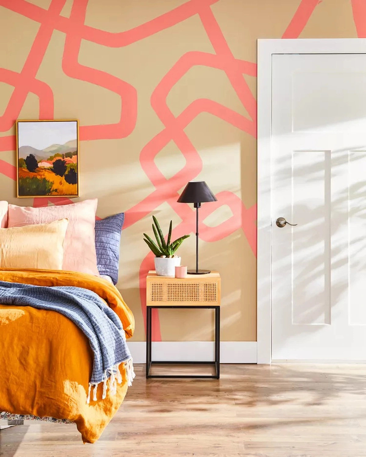 Cũng theo dự đoán của các nhà thiết kế, năm 2025, sự sáng tạo sẽ tăng lên, khi mọi người biến ngôi nhà thành một bức tranh đầy cá tính. Ảnh: BHG