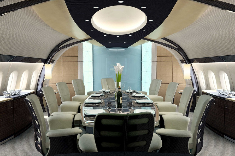 Chiếc máy bay riêng này được cho là có trần hình vòm và cầu thang xoắn ốc. Lau được cho là đã thêm một hầm rượu vang đầy đủ và phòng tập thể dục hiện đại. Ảnh: Boeing