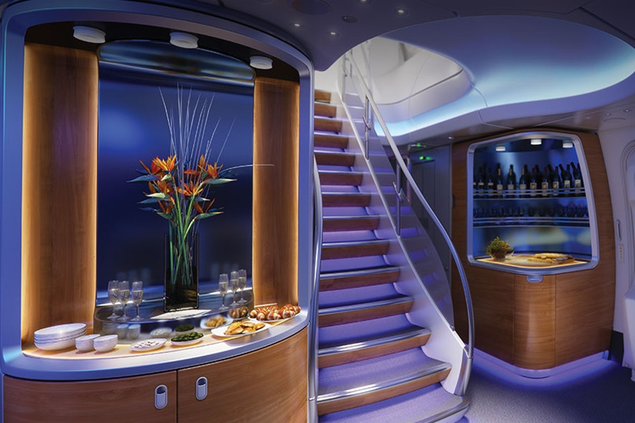 Nội thất trên máy bay được cải tiến bao gồm phòng ngủ chính, phòng ăn, phòng chờ và một văn phòng. Ảnh: Boeing