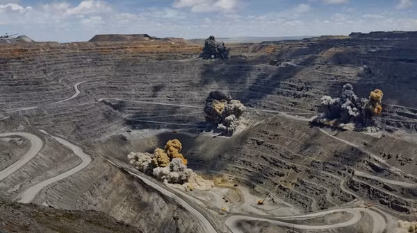 Giai đoạn 5 là dự án lớn nhất trong số 27 dự án do Navoi thực hiện từ 2017 đến 2026. Dự án này là một phần trong kế hoạch đầu tư trị giá 3,63 tỷ USD của Chính phủ Uzbekistan nhằm hiện đại hóa ngành khai thác mỏ của đất nước và tăng sản lượng vàng. Ảnh: Uzbekistan