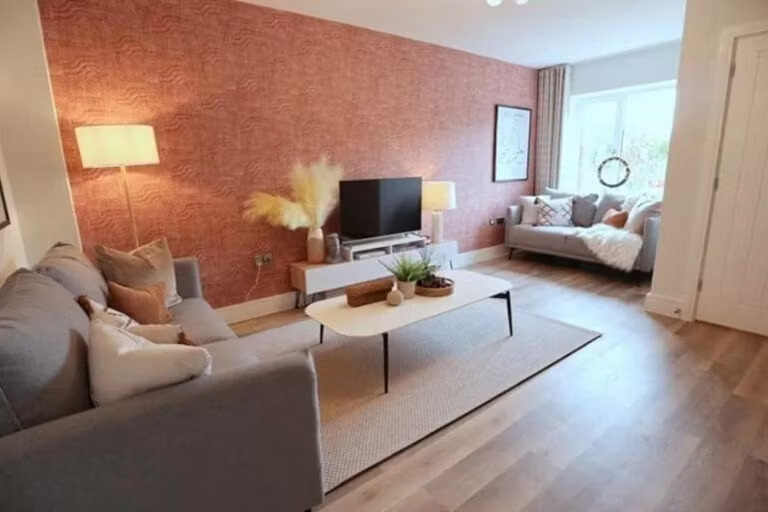 Khi gia chủ thích xem ti vi trên ghế sofa nhưng kiến trúc sư lại không hiểu. Ảnh: Livspace