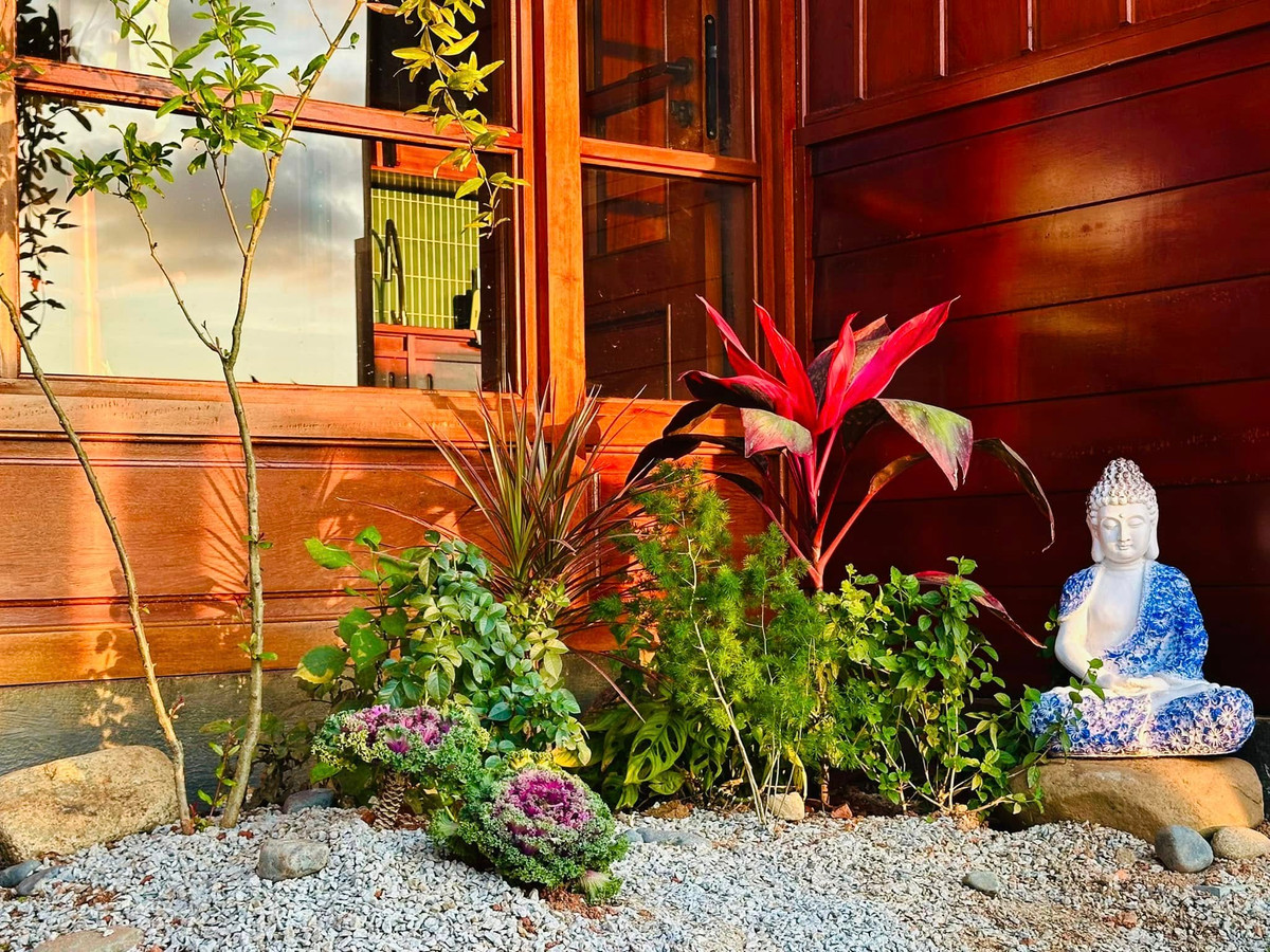 Tiểu cảnh trang trí được Đại Nghĩa sắp xếp đan xen làm điểm nhấn. Ảnh: FB Bùi Đại Nghĩa