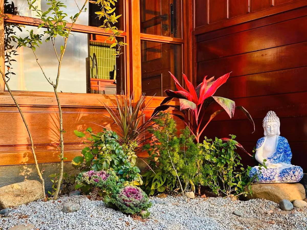 Tiểu cảnh trang trí được Đại Nghĩa sắp xếp đan xen làm điểm nhấn. Ảnh: FB Bùi Đại Nghĩa