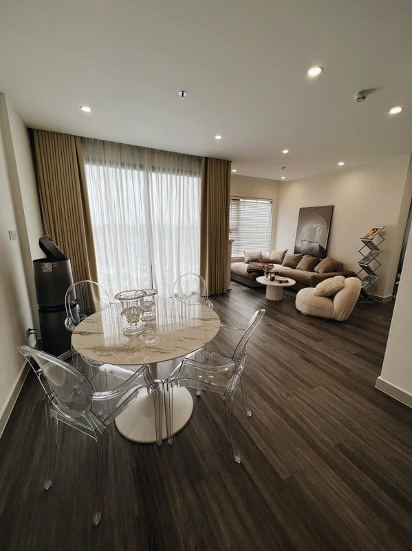 Hòa Minzy cho biết mua căn hộ này dự định để ở, nhưng do xa trường của con trai đang học nên quyết định bán căn hộ để chuyển xuống nhà đất. Ảnh: FB Hòa Minzy