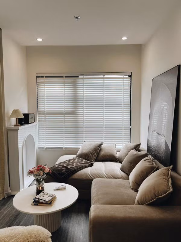 Nữ ca sĩ từng sở hữu hai căn hộ cao cấp tại Quận 1, TP HCM, với tổng trị giá khoảng 15-16 tỷ đồng. Ảnh: FB Hòa Minzy