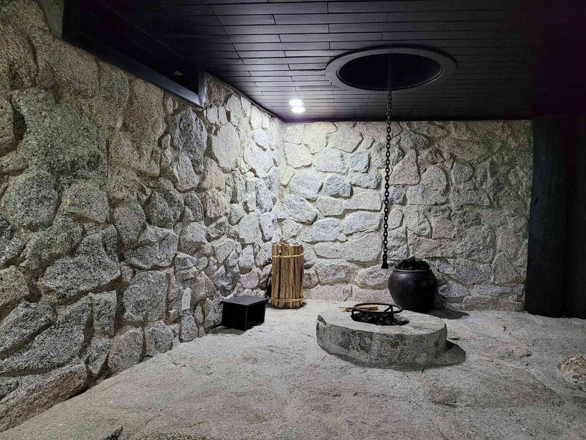 Hầu hết cấu trúc đá trong nhà hang đều được giữ nguyên nét nguyên sơ. Ảnh Trung Nguyên Legend