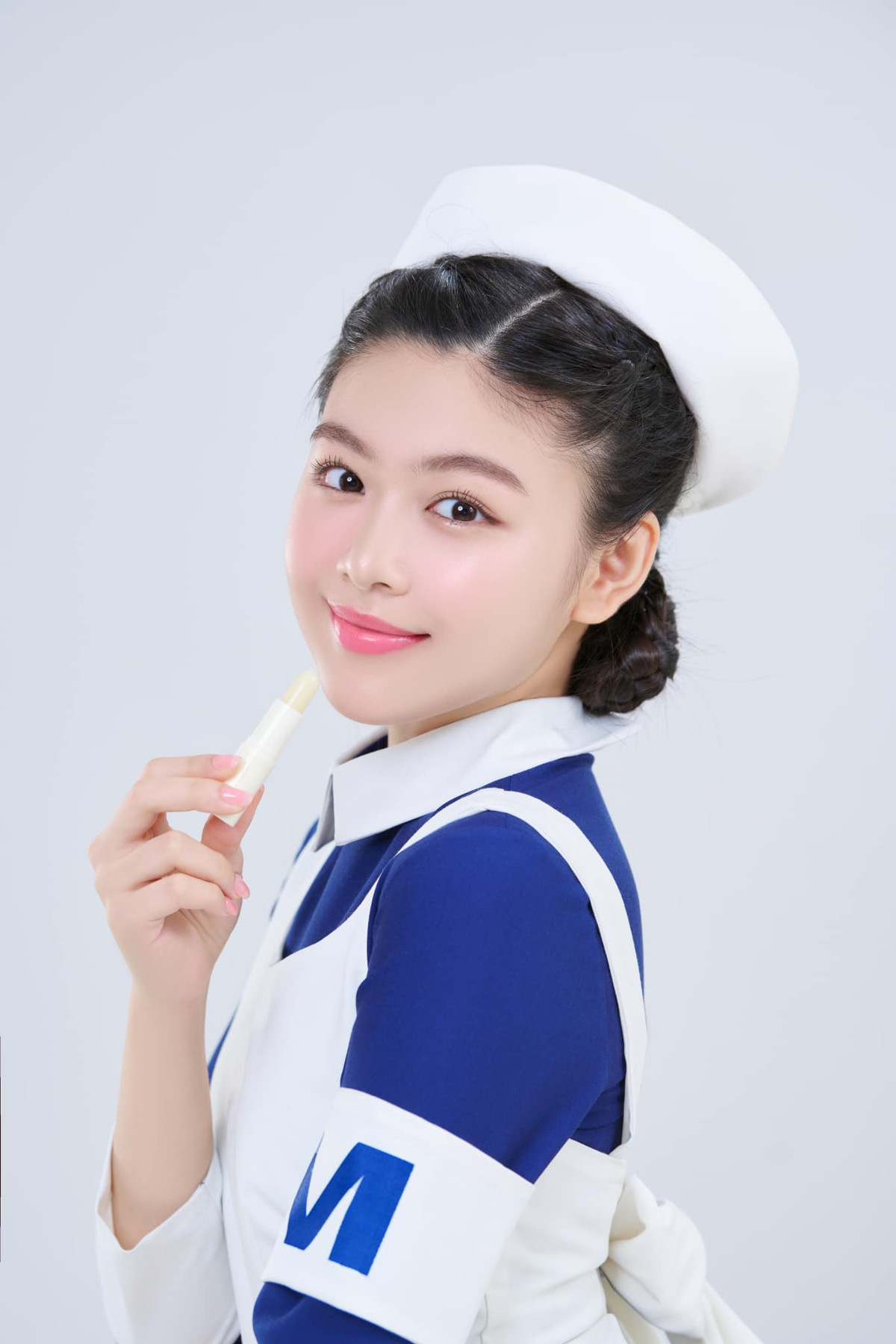 Nhờ sức ảnh hưởng lớn trên mạng xã hội, Lọ Lem dần trở thành gương mặt KOL được nhiều nhãn hàng săn đón. Cô nàng xuất hiện trong nhiều bài đăng quảng bá sản phẩm từ những thương hiệu thời trang, mỹ phẩm cao cấp. Ảnh: FB Mai Thảo Linh