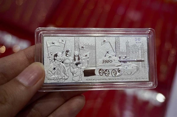 Vàng giả tràn lan chợ mạng - Hình 2 Vang gia tran lan cho mang-Hinh-2