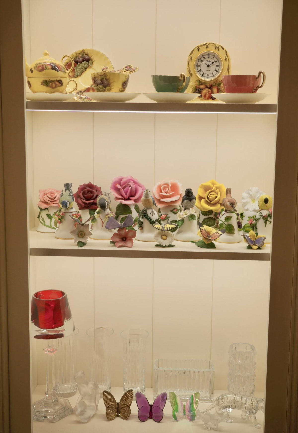 Thi thoảng, Diệp Chi sẽ nhấc ra để lau chùi cho sạch bụi. Ảnh: FBNV