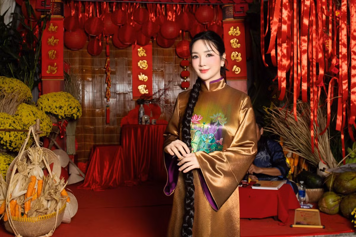 Mới đây, Hoa hậu Giáng My tổ chức tiệc tất niên đón những người bạn tới chung vui trong căn biệt thự lộng lẫy hơn 1.000m2 trong khu Thảo Điền (Thành phố Thủ Đức, TP HCM). Ảnh: FB Giáng My