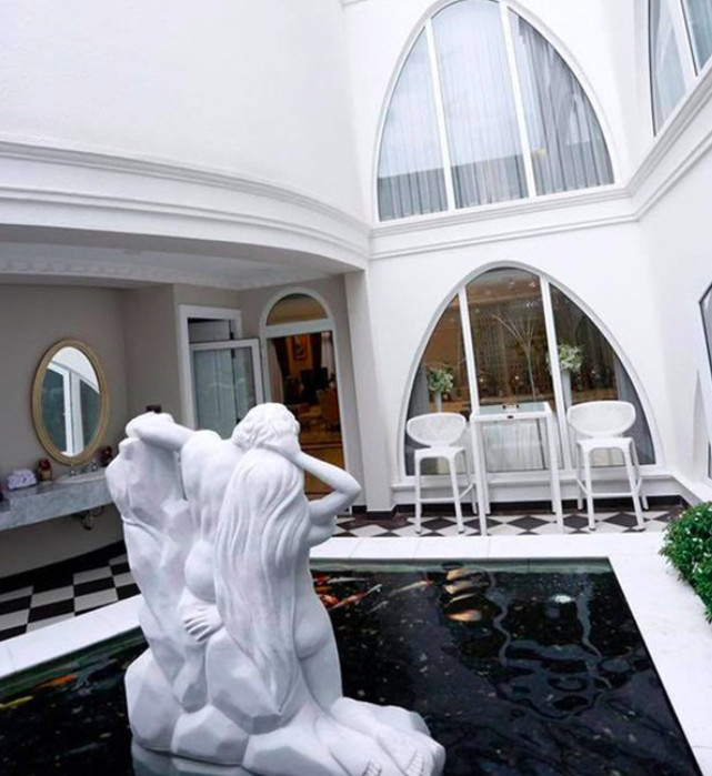  Biệt thự của Giáng My gồm 4 tầng, được trang hoàng theo phong cách châu Âu. Ảnh: FB Giáng My