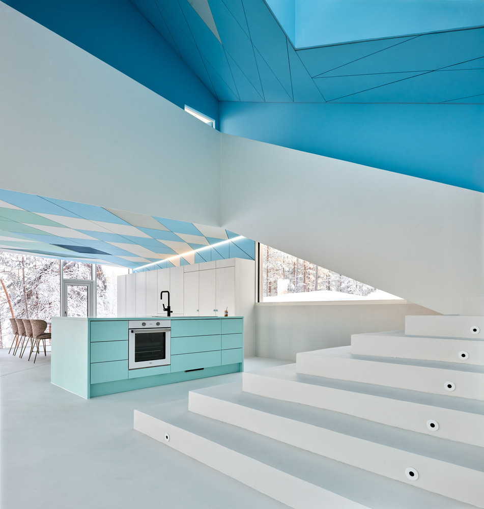 Nhà bếp nhỏ gọn, nội thất tối giản. Ảnh: Marc Goodwin/Archmospheres