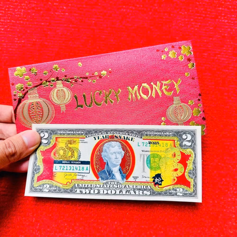 Nếu khách hàng chọn số seri Thần Tài, seri Lộc Phát...sẽ đắt hơn 50.000 đồng nữa. Ảnh: Muahangsi