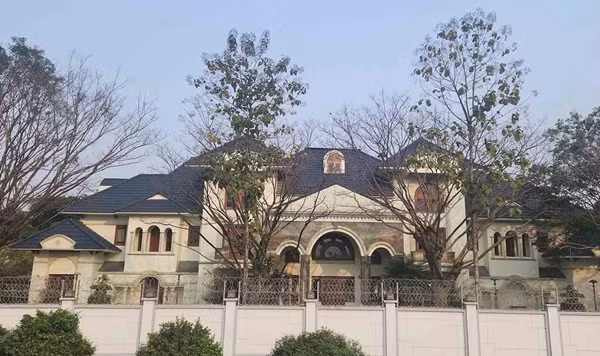  Biệt phủ của Hậu "Pháo" trước đây thuộc địa bàn xã Tam Phúc nhưng hiện nay đã được sáp nhập vào thị trấn Vĩnh Tường. Ảnh: Vietnamnet