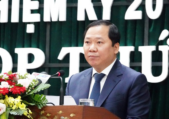 Ông Nguyễn Phi Long, Uỷ viên dự khuyết Trung ương Đảng khóa XIII, 46 tuổi, quê quán Yên Bái. Ngày 25/7, ông nhận quyết định điều động, giữ chức Bí thư Tỉnh ủy Hòa Binh, nhiệm kỳ 2020 - 2025. Chức vụ trước đó: Chủ tịch UBND tỉnh Bình Định. 