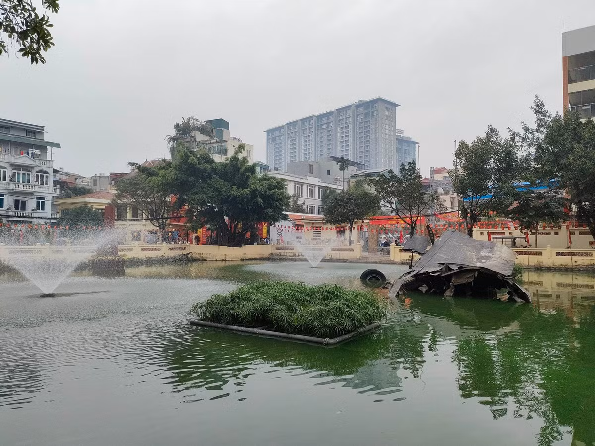 Đơn vị bắn chiếc B-52 rơi xuống làng hoa Ngọc Hà là Tiểu đoàn 72, Trung đoàn 285 thuộc Đoàn Phòng không Hải Phòng. Ngày 22/12/1972, Tiểu đoàn 72 đang chiến đấu bảo vệ Hải Phòng thì nhận được lệnh lên tăng cường cho Hà Nội.