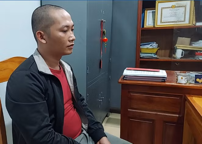  Bé gái 7 tuổi ở Bình Phước bị cha dượng đánh đập dã man: Ngày 29/7, Cơ quan Cảnh sát điều tra Công an huyện Đồng Phú (tỉnh Bình Phước) đã bắt tạm giam Trần Thanh Tú (SN 1999, ngụ xã Tân Hòa, huyện Đồng Phú) để điều tra hành vi hành hạ con riêng của vợ. Theo điều tra ban đầu, năm 2020, Trần Thanh Tú kết hôn với Lầu Y Lầu (SN 1997) và sinh sống tại ấp Đồng Tân, xã Tân Hòa, huyện Đồng Phú. 
