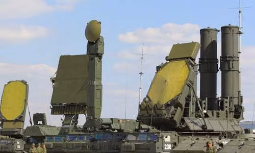 Ten lua phong khong S-300V4 Nga ban ha muc tieu cach 400km